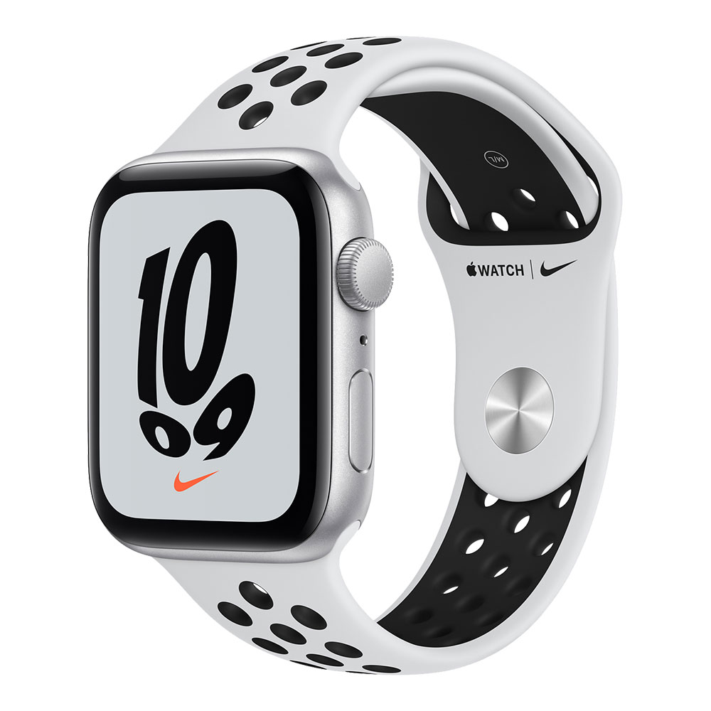  Apple Watch Nike SE, 44 мм, корпус серебристого цвета, ремешок Nike цвета чистая платина/чёрный
